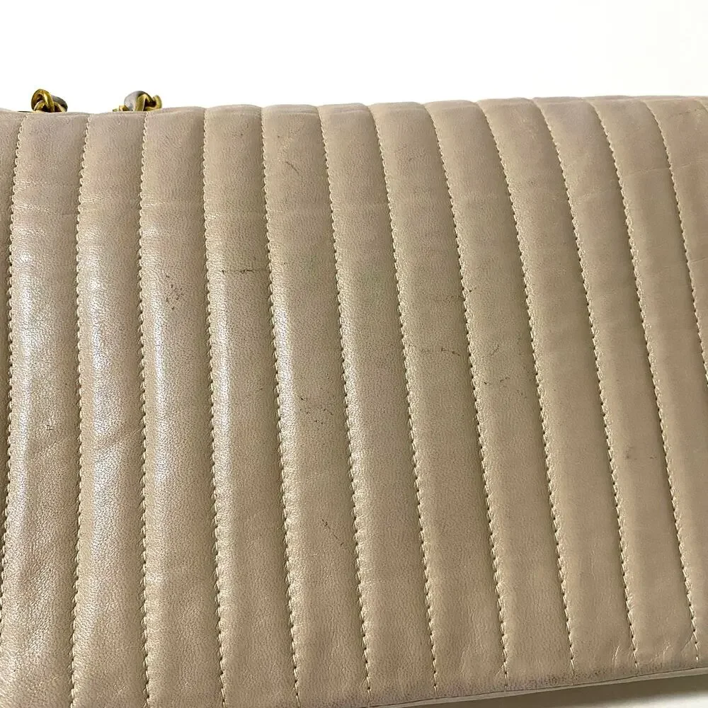 Chanel Medium Flap Bag Classic Vintage 2.55 Cream Handbag Vertical Quilted